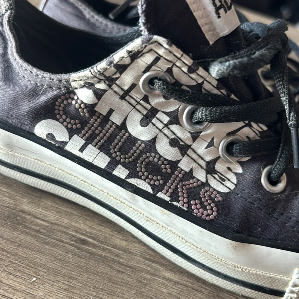 Converse Chucks Black and White Sneakers size 6 - Picture 2 of 7
